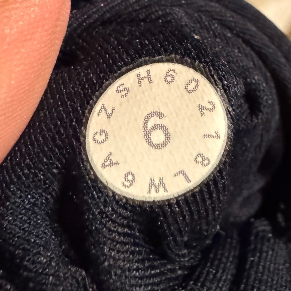 Lululemon Wunder Under Crop (Hi-Rise) 21" in True Navy - Picture 4 of 5